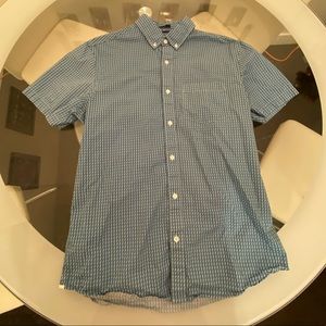 Blur White Zigzag Button up